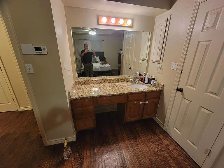 1st Master Bedroom Bathroom