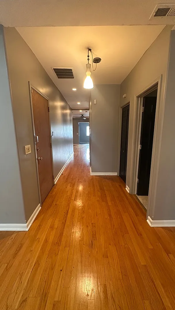 2 bed, 1200 sqft, $1,600 — Photo 4