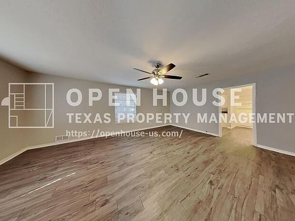 3rd image of 1021 W Avenue F