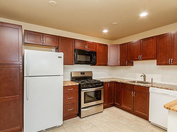 3rd image of 237 Robert Dr #235-25