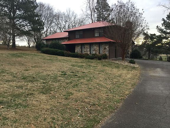 2nd image of 204 Creekwood Dr