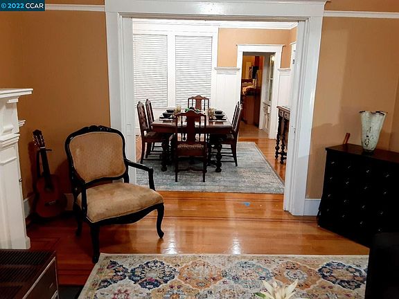 4th image of 1634 Hyde St