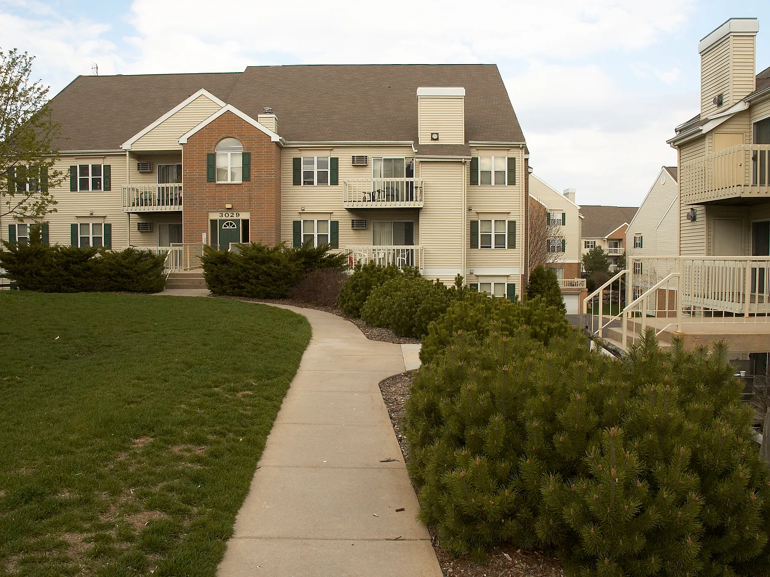 Maple Grove Apartments — Photo 1