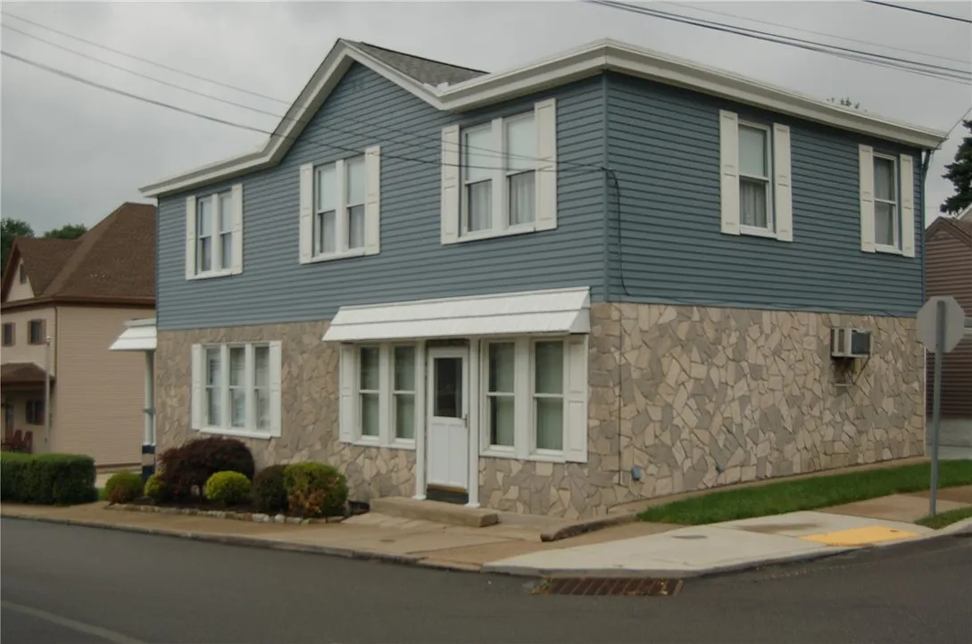 319 Lincoln Ave photo 1
