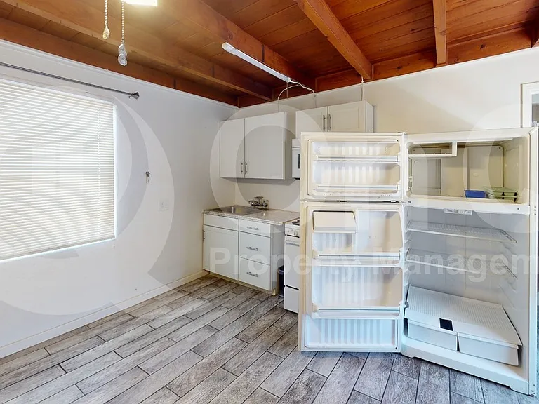 2519 N Estrella Ave #B — Photo 5
