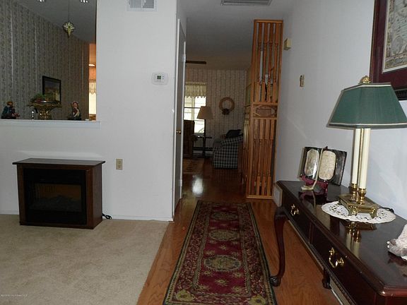 3rd image of 136 Buckingham Drive N