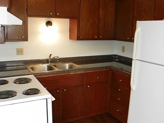 5th image of 352 21st Ave S APT 3D