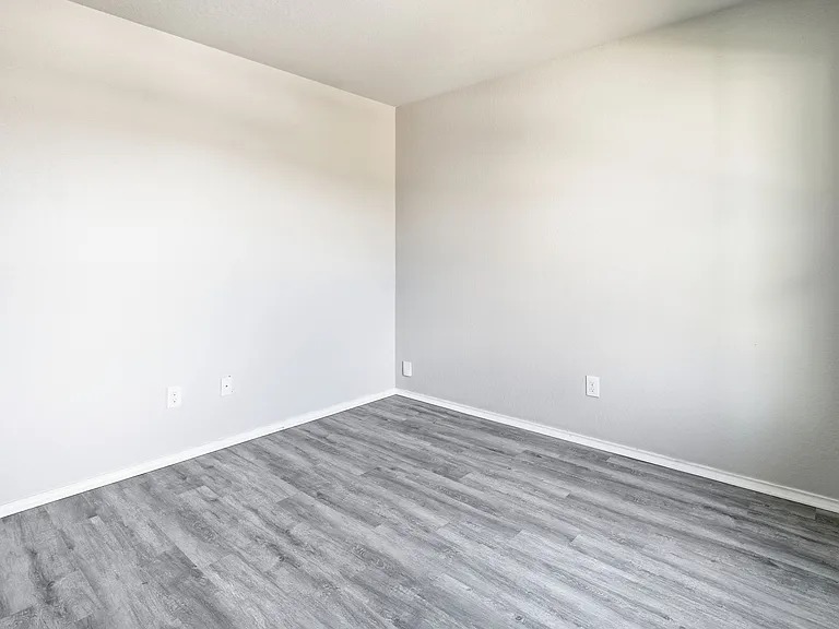 7526 Crestway Rdg — Photo 2
