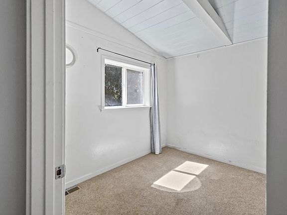 5th image of 161 Mahogany Way