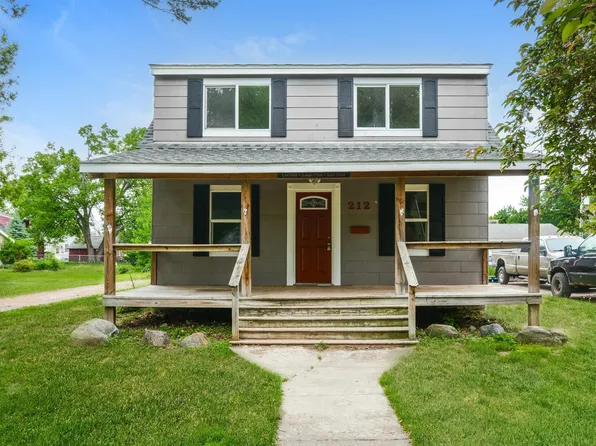 212 Wood St S, Mora, MN 55051