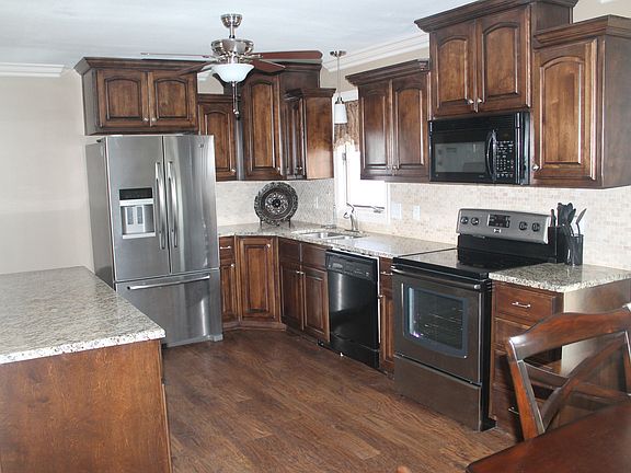 4th image of 1067 N Kilian St