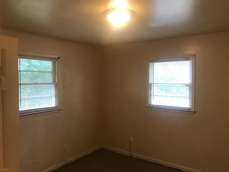 208 Wayne Ave — Photo 8