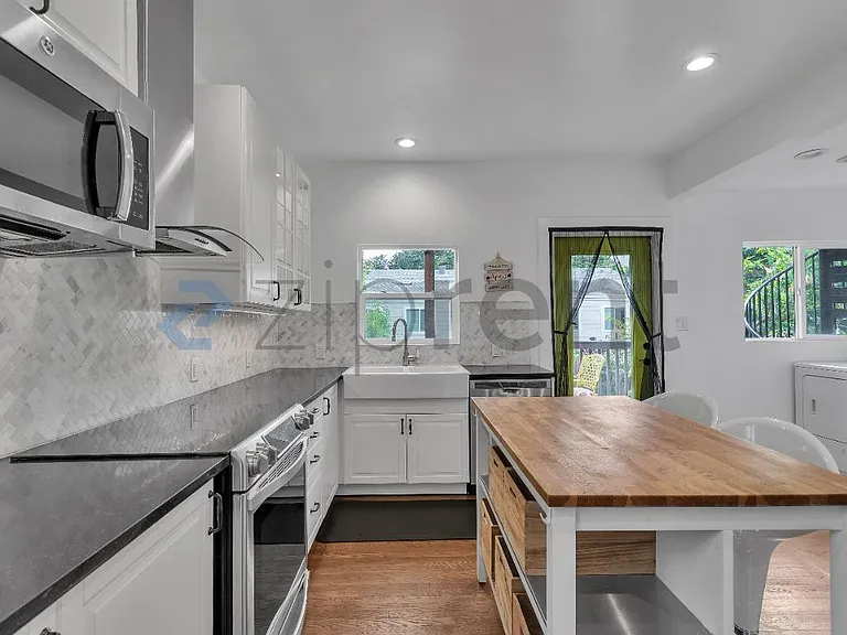 1444 Newcomb Ave — Photo 16