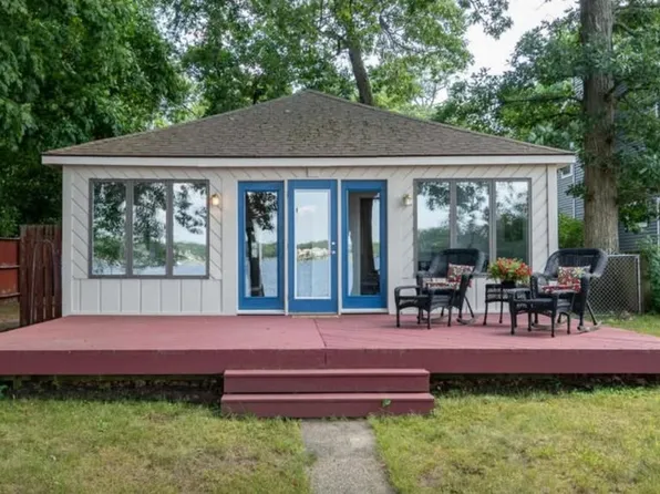 1501 Lakeview Dr, Portage, MI 49002