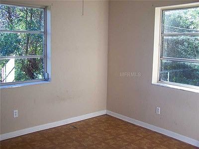 5th image of 890 W Village Dr