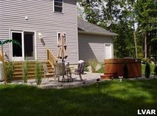 54 Saddle Creek Dr, Mount Bethel, PA 18343