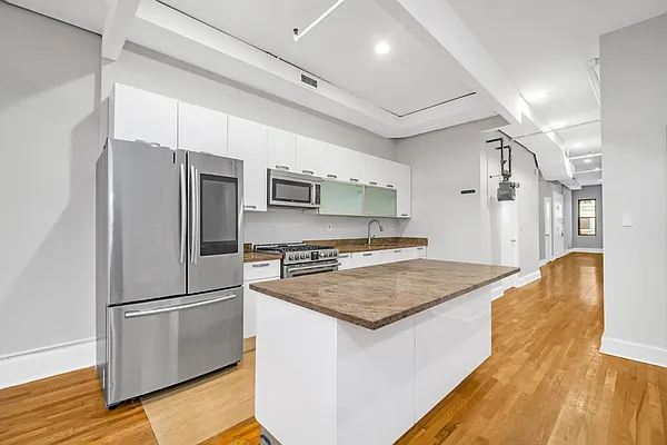 Rented by REAL New York | media 8