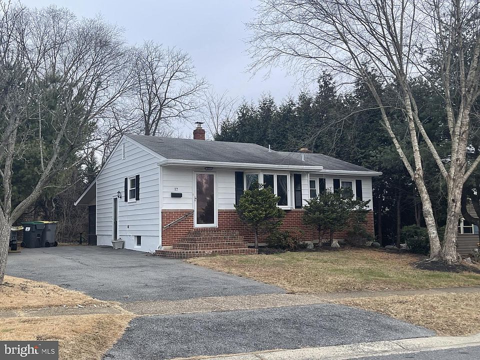 1st image of 17 Phyllis Dr