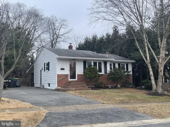 17 Phyllis Dr, Newark, DE 19711