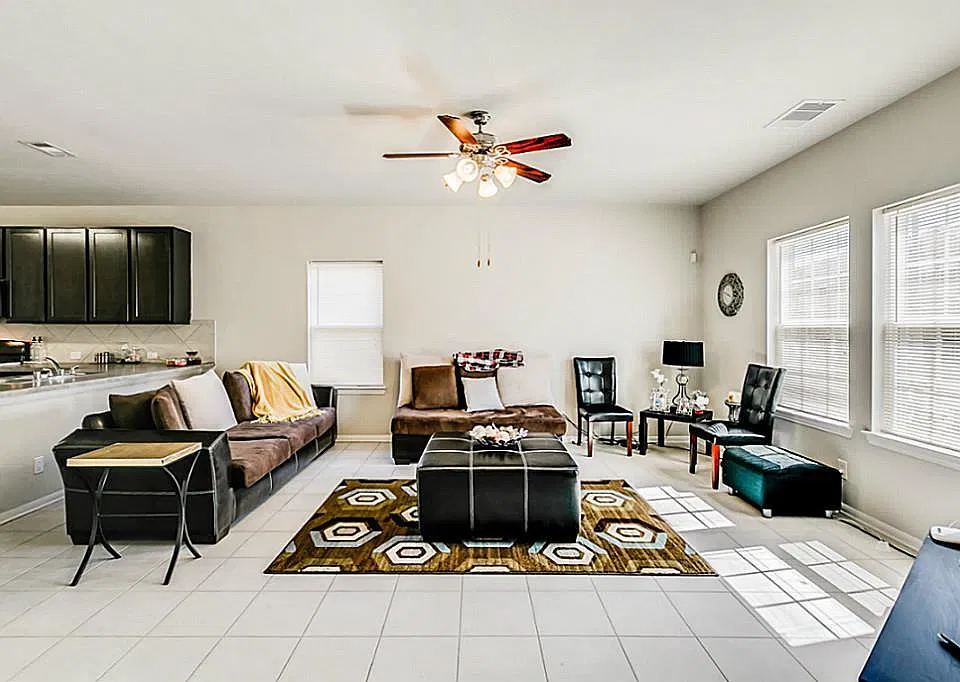9830 N Vita Cir