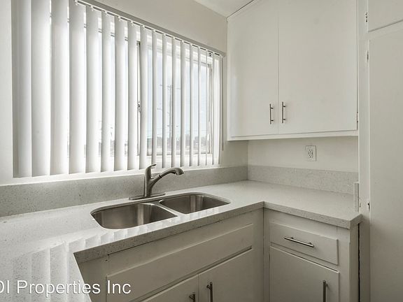 4th image of 8425 S Western Ave APT 10