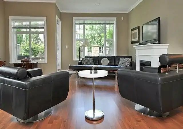 1st image of 20286 53a Ave #107