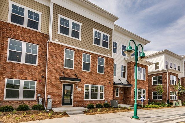 1st image of 3552 Irving Pl #0