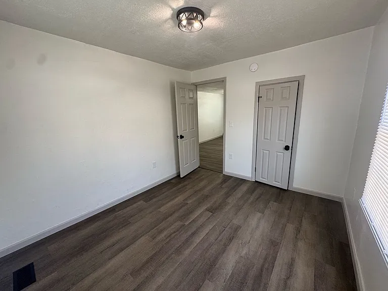 1113 Bloomingdale Pike — Photo 7