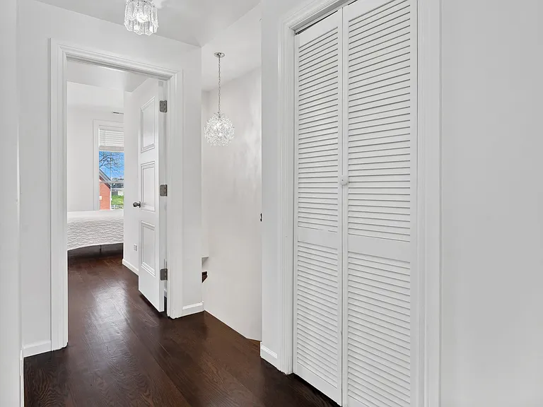 2347 W Altgeld St — Photo 10