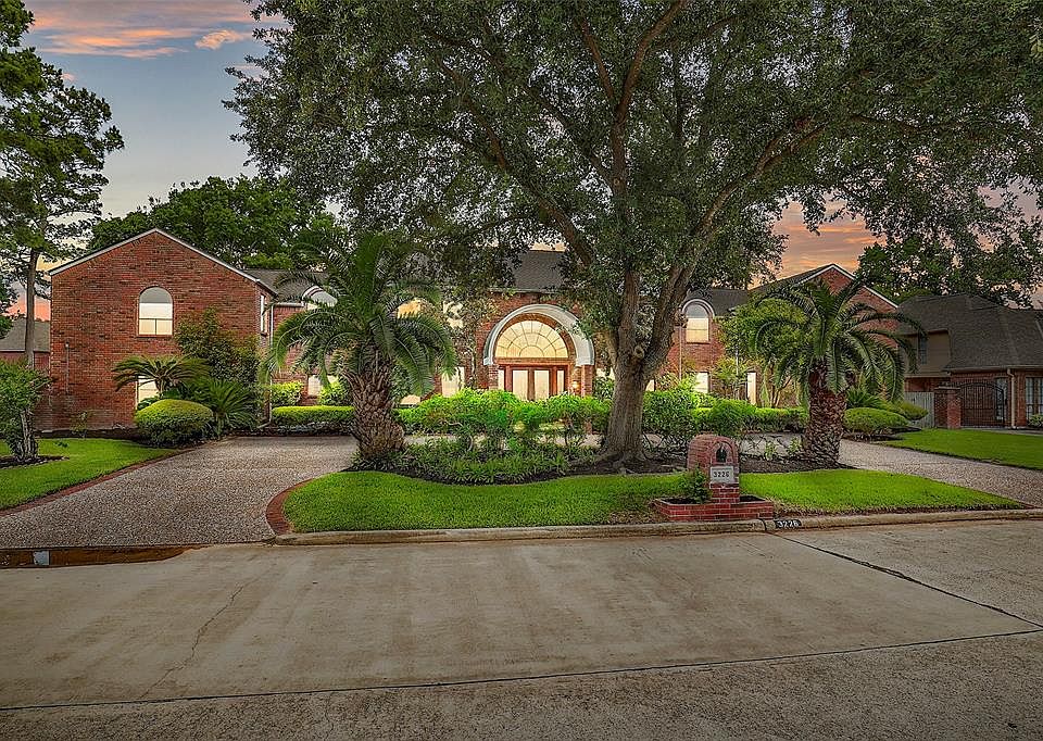1st image of 3226 Pebble Trace Dr