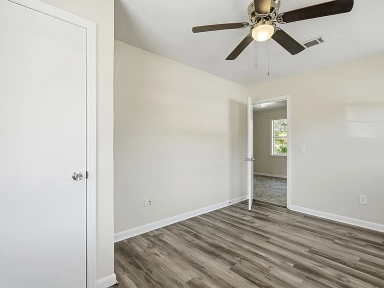 234 Deerwood Dr — Photo 22