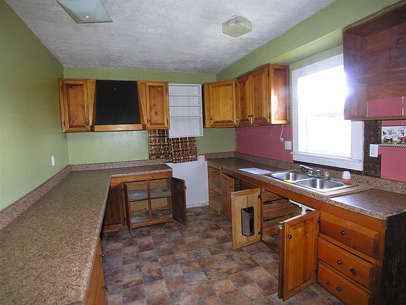 5th image of 108 Roanoke Cir