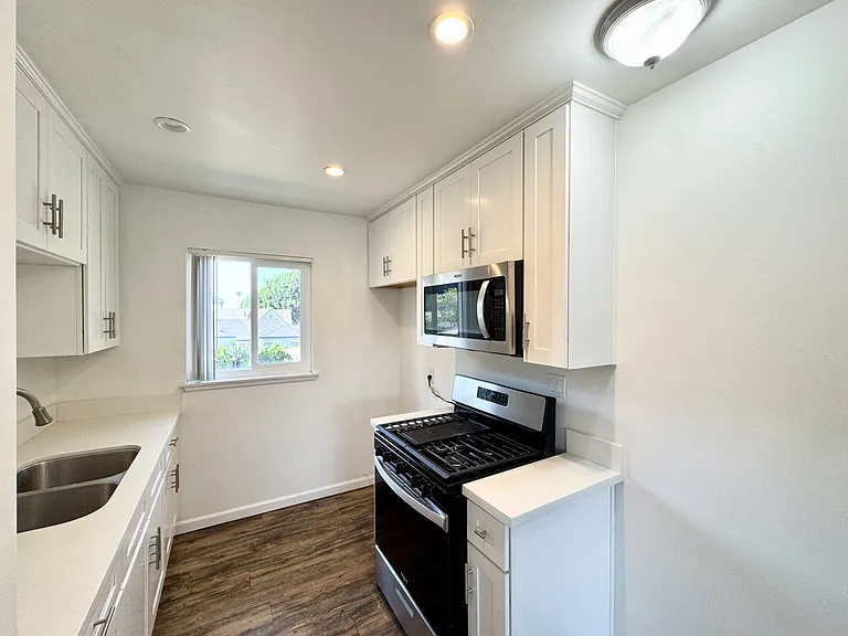 7918 Painter Ave #G — Photo 8