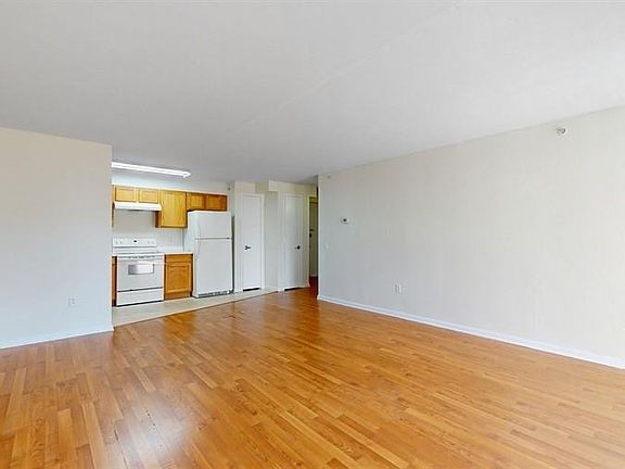 5th image of 260 Beach 81st St APT 3T