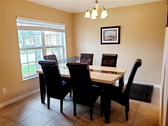 4th image of 319 Vizcay Way