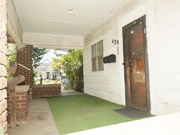3rd image of 429 N Park Ave