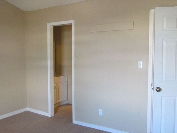 3rd image of 3847B Belle Meade Dr