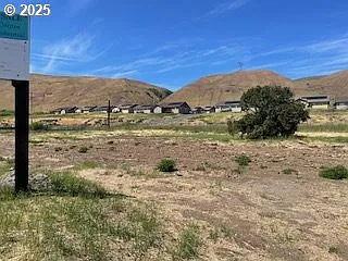 9251 State Route 14 photo 1