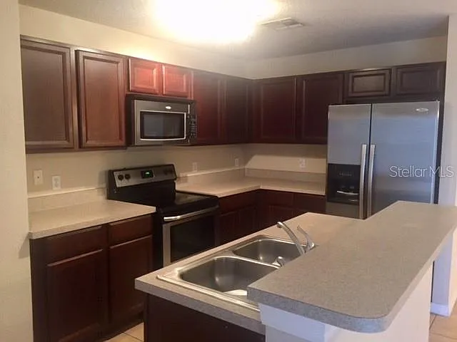 322 Artisan St #L — Photo 5