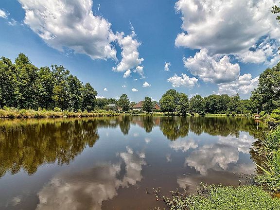 4th image of 119 Lake Hilton Dr