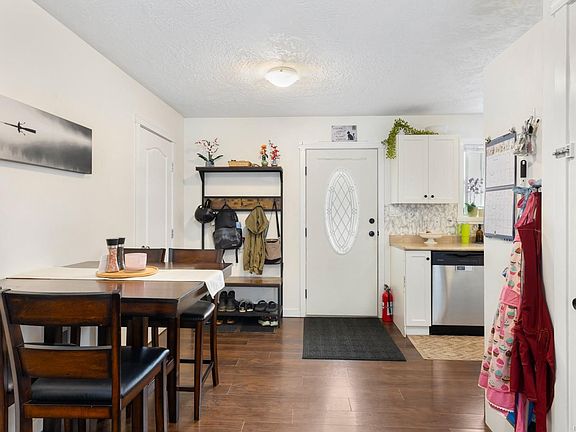 3rd image of 1591 Joan Ave