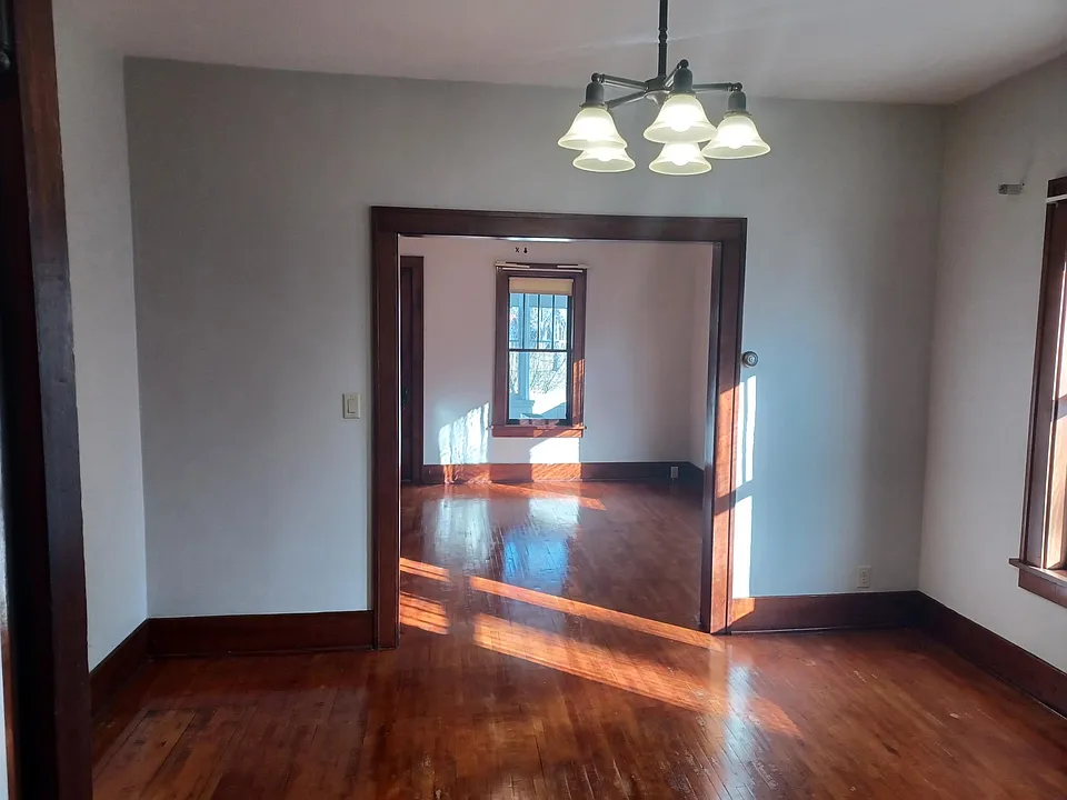 510 W Magee St