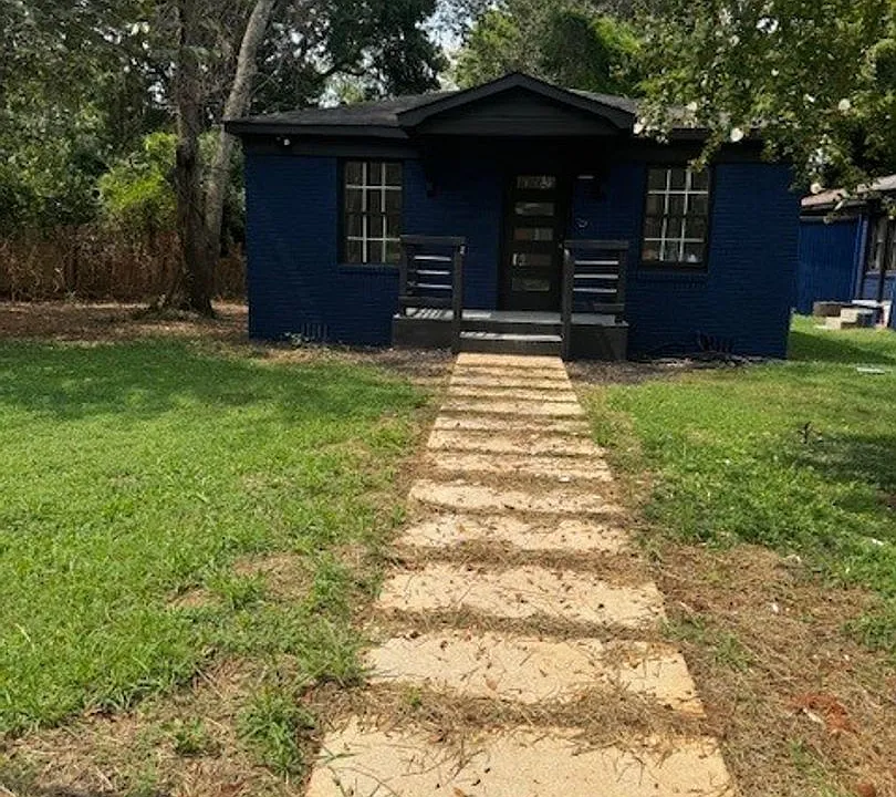 2325 Rachel St