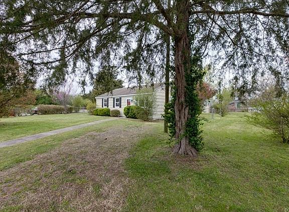 3rd image of 2000 Beck Dr