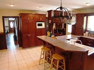 Kitchen breakfast bar