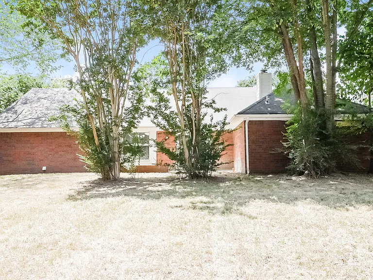 488 Mysen Dr — Photo 16