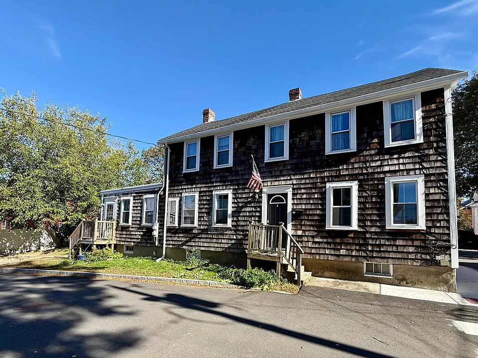 21 Independent St