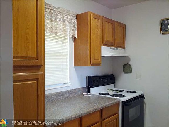 5th image of 4700 NW 35th St APT 609