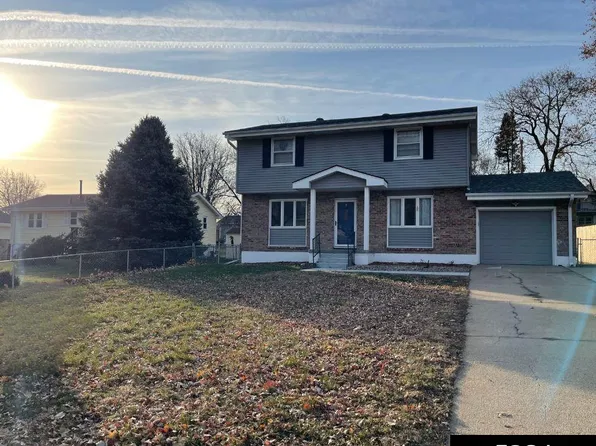 12123 Bel Dr, Omaha, NE 68144