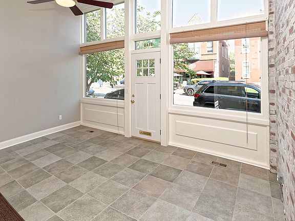 3rd image of 3146 Shenandoah Ave
